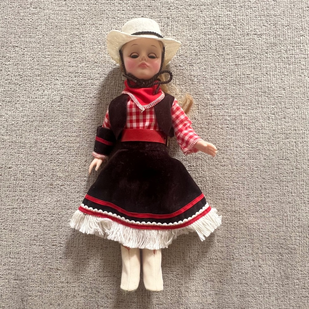 Vintage Effanbee Cowgirl Doll Wonderful World‎ of Dolls Collection 1979s Western